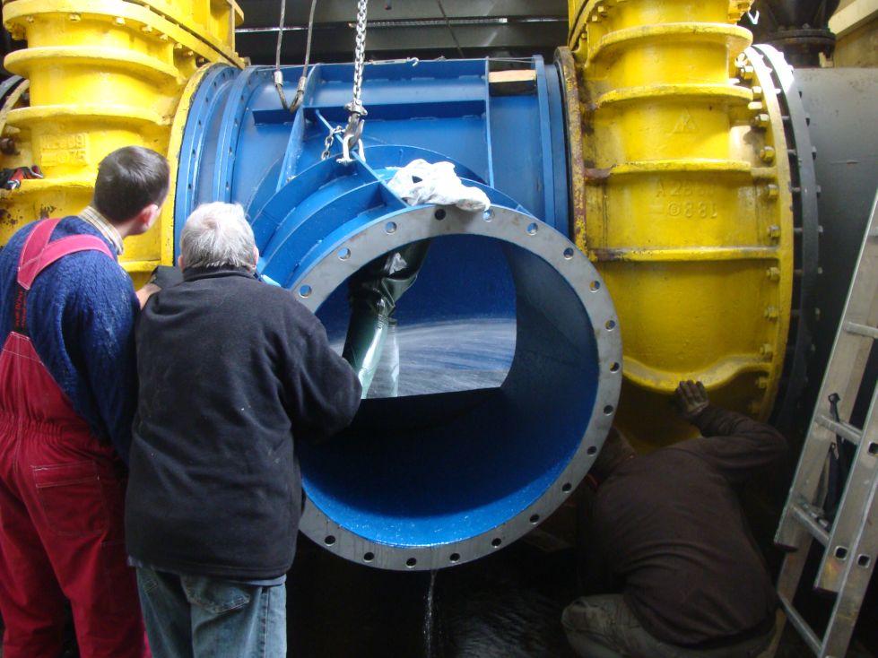 Die Lieferung, die Montage und der Anlauf der Turbine im Wasserkraftwerk Chańcza (Polen)